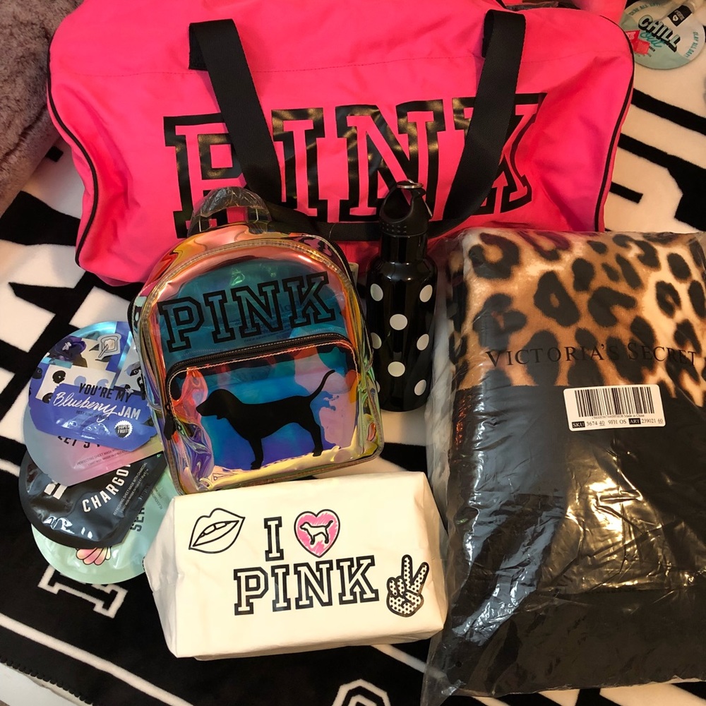 Victoria’s Secret VS Pink Friday bundle